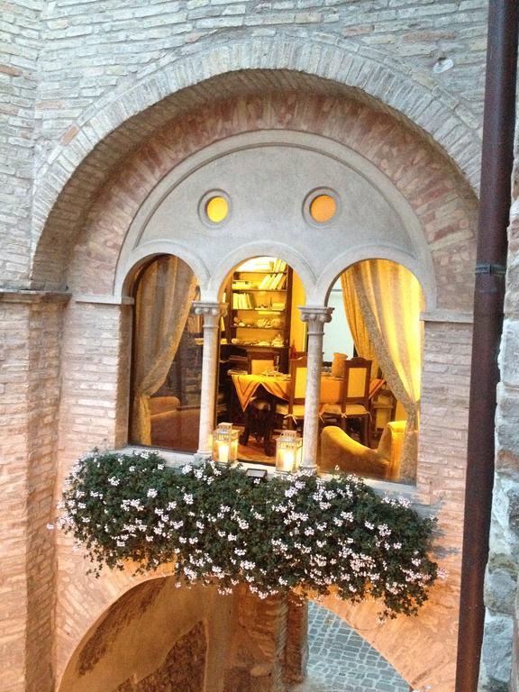 Palazzetto Bentivoglio Villa Sassoferrato Buitenkant foto