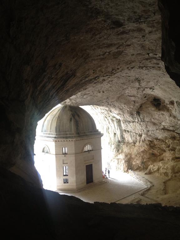 Palazzetto Bentivoglio Villa Sassoferrato Buitenkant foto