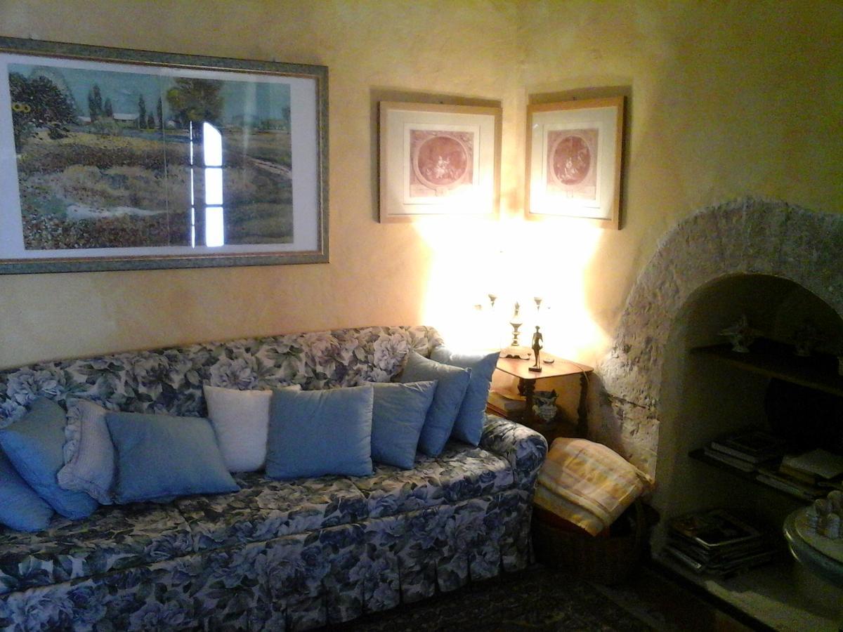 Palazzetto Bentivoglio Villa Sassoferrato Buitenkant foto